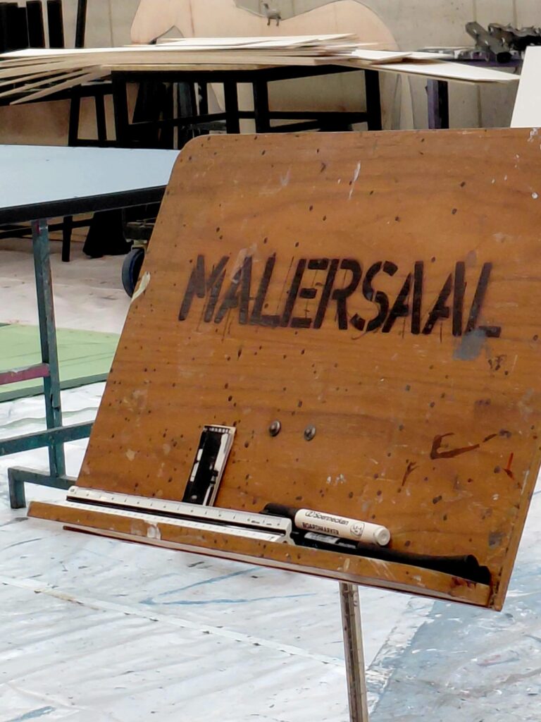 4c6ec09e-fa1a-4652-b616-4c50eaa3805f-768x1024