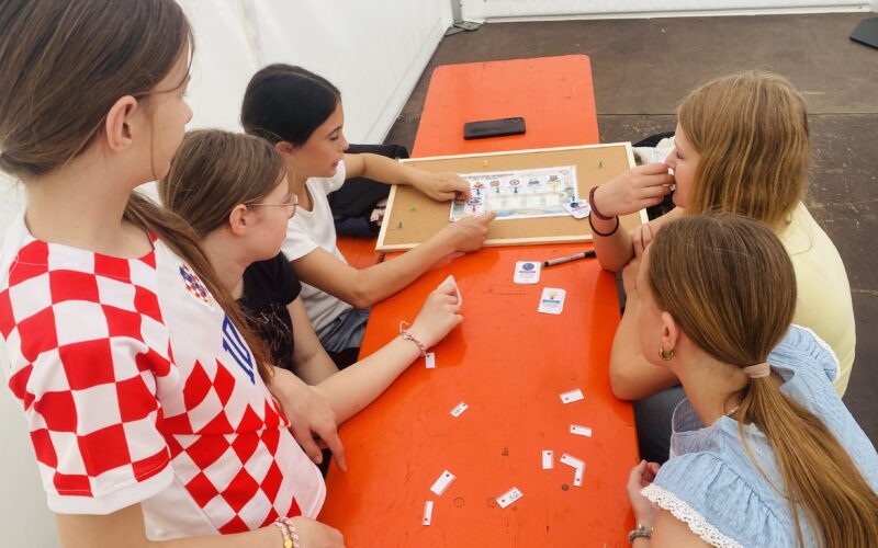 Beitrag: Spannender Forschertag: Klasse 7b bei der Explore Science 2026